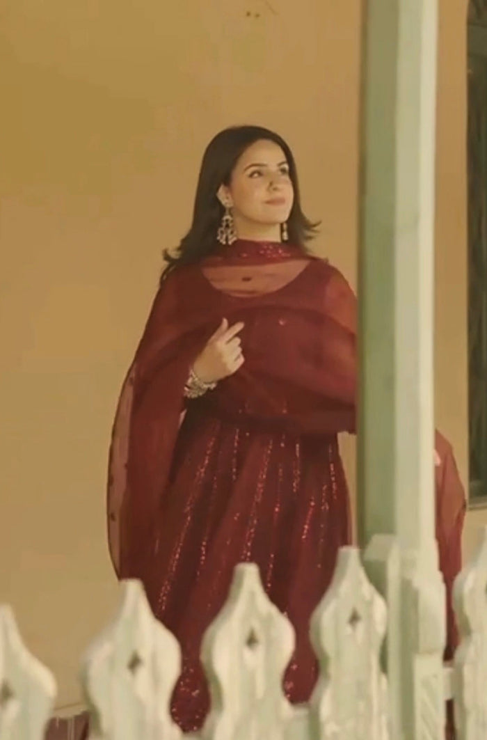 Fatima Amjad in Jennifer Outfit