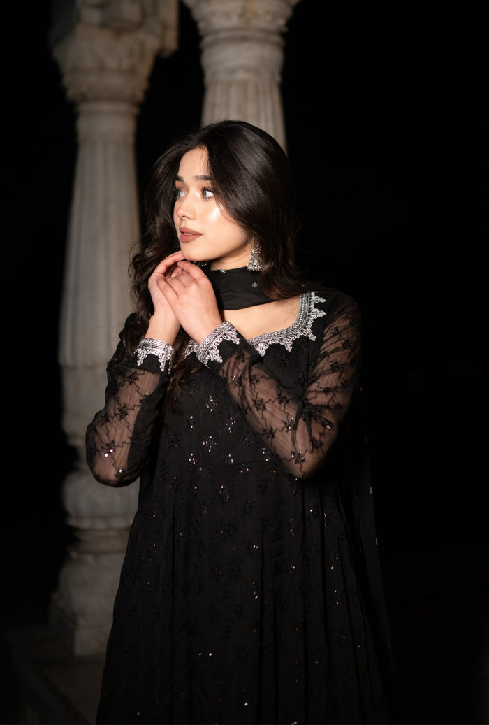 Hayya Malik in Dark Diva
