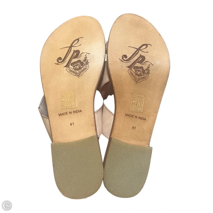 Sandals Flats By Free People In Tan, Size: 10.5
