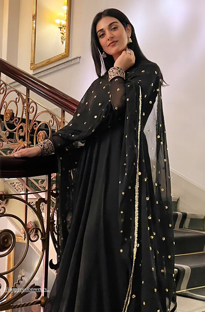 Sarah Khan in Sitarah Outfit
